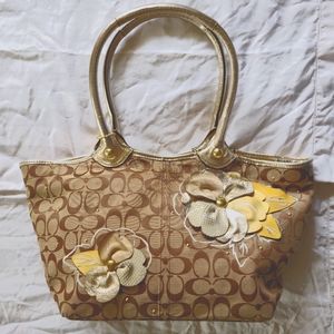 COACH Bleecker Gold Floral Appliqué Signature Tote
